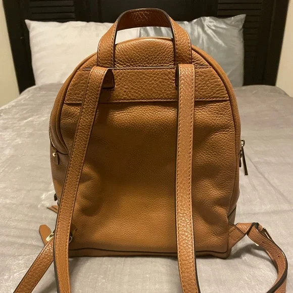 Michael Kors Rhea Medium Leather backpack - Picture 3 of 6